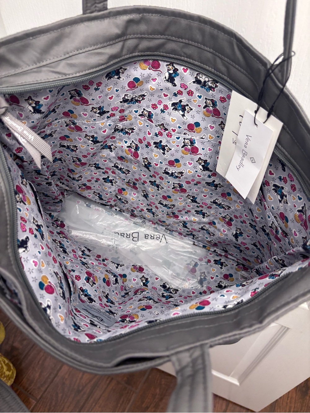 NWT Vera Bradley Disney Vera Tote - Picture 5 of 5